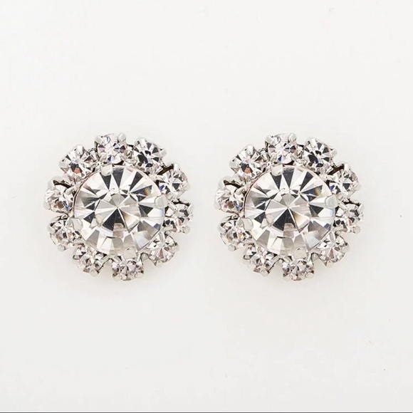 Jewelry - Sparkling Stud Earrings